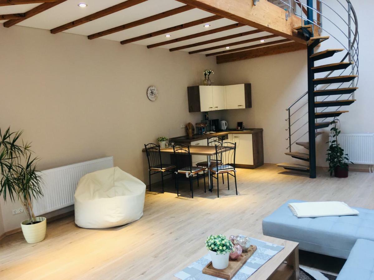 Acht Ferienwohnung Am Nuerburgring/Wintersport Arft מראה חיצוני תמונה