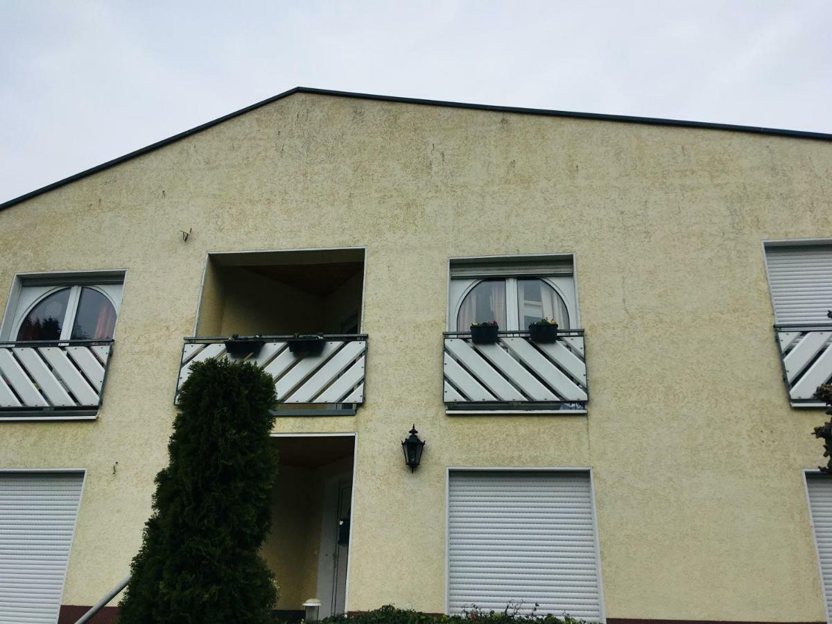 Acht Ferienwohnung Am Nuerburgring/Wintersport Arft מראה חיצוני תמונה